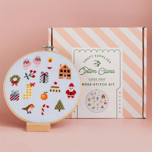 COLOURFUL BEGINNER CHRISTMAS CROSS STITCH KIT fra Cotton Clara